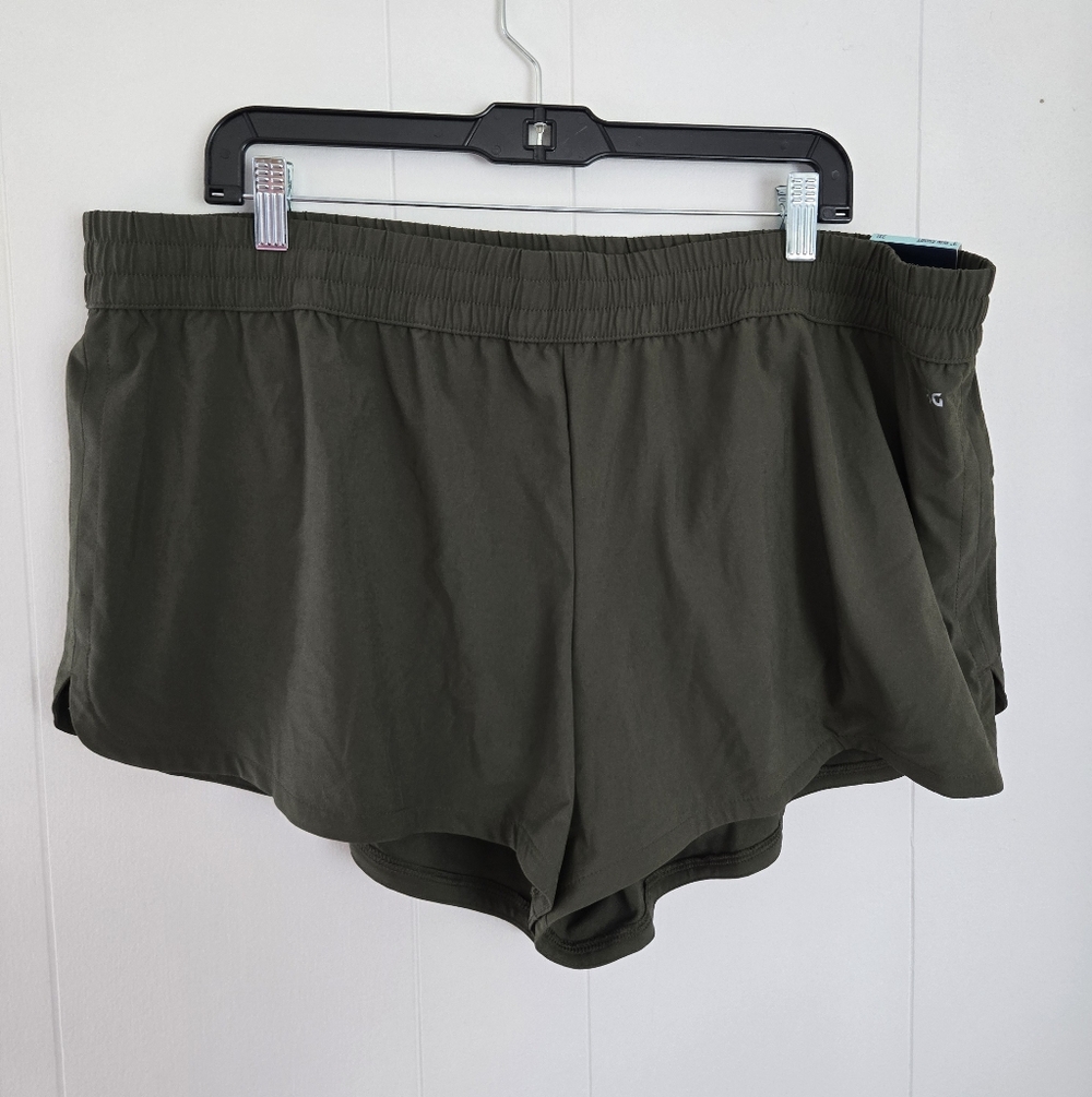 DSG Mid Rise Run Shorts - Picture 2 of 7